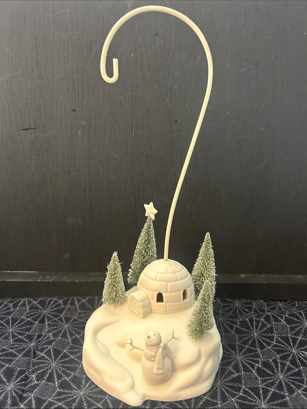 Department 56 Hangin’ in the Northern Sky Ornament Holder with Box